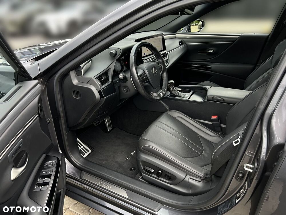 Lexus ES 300h F Sport Edition - 10