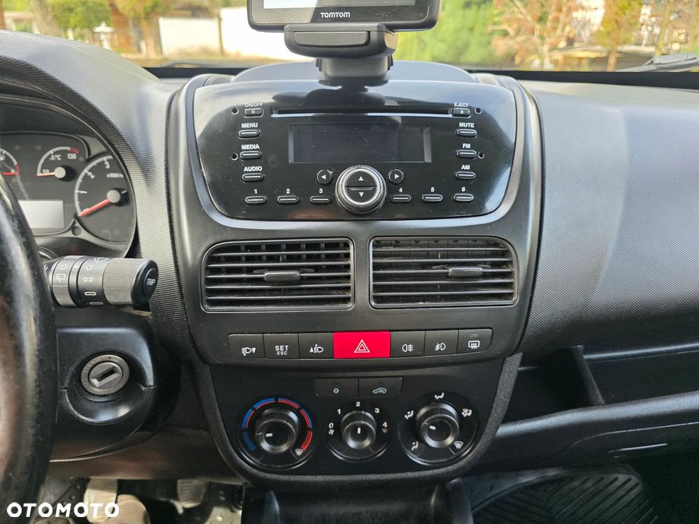 Opel Combo 1.6 CDTI Cosmo - 24