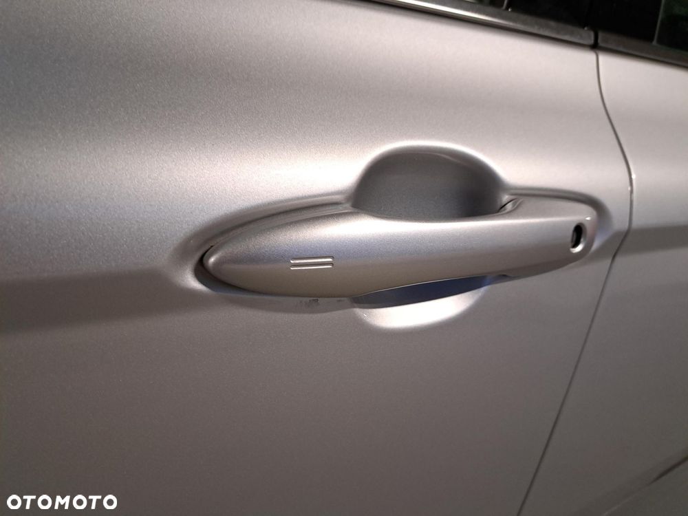 Toyota Camry 2.5 Hybrid Executive CVT - 38