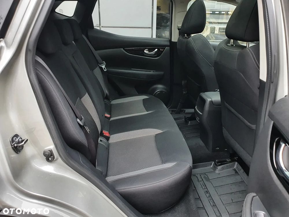 Nissan Qashqai 1.3 DIG-T N-CONNECTA - 10