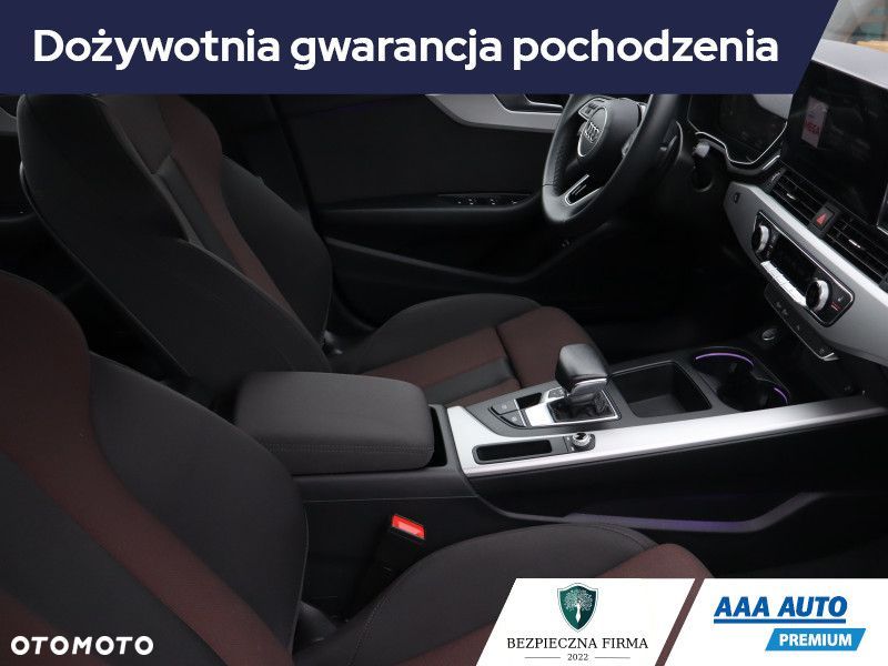 Audi A4 Limousine - 11