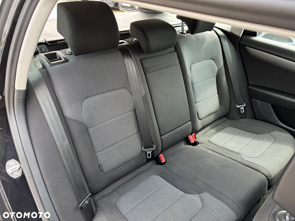 Volkswagen Passat Variant - 24