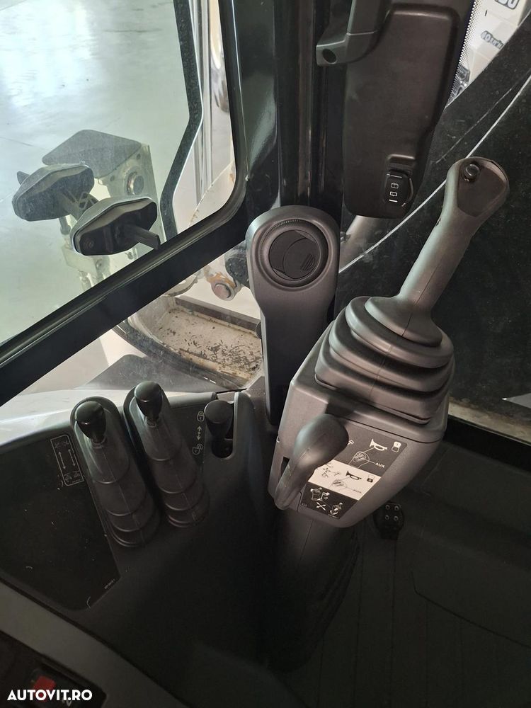 Caterpillar 432F2 - 6