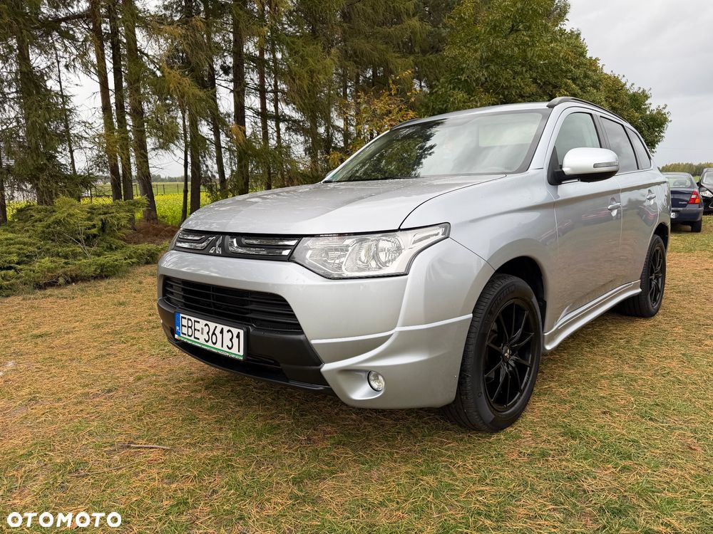 Mitsubishi Outlander 2012 photo 2
