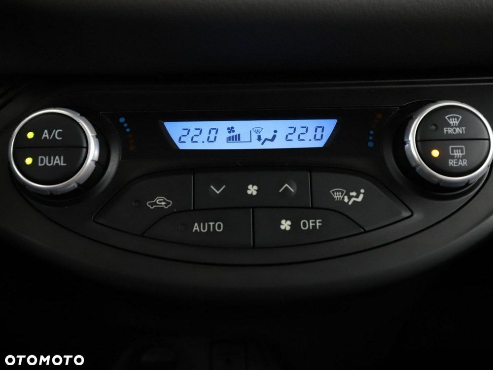 Toyota Yaris Hybrid 100 Active EU6 - 26