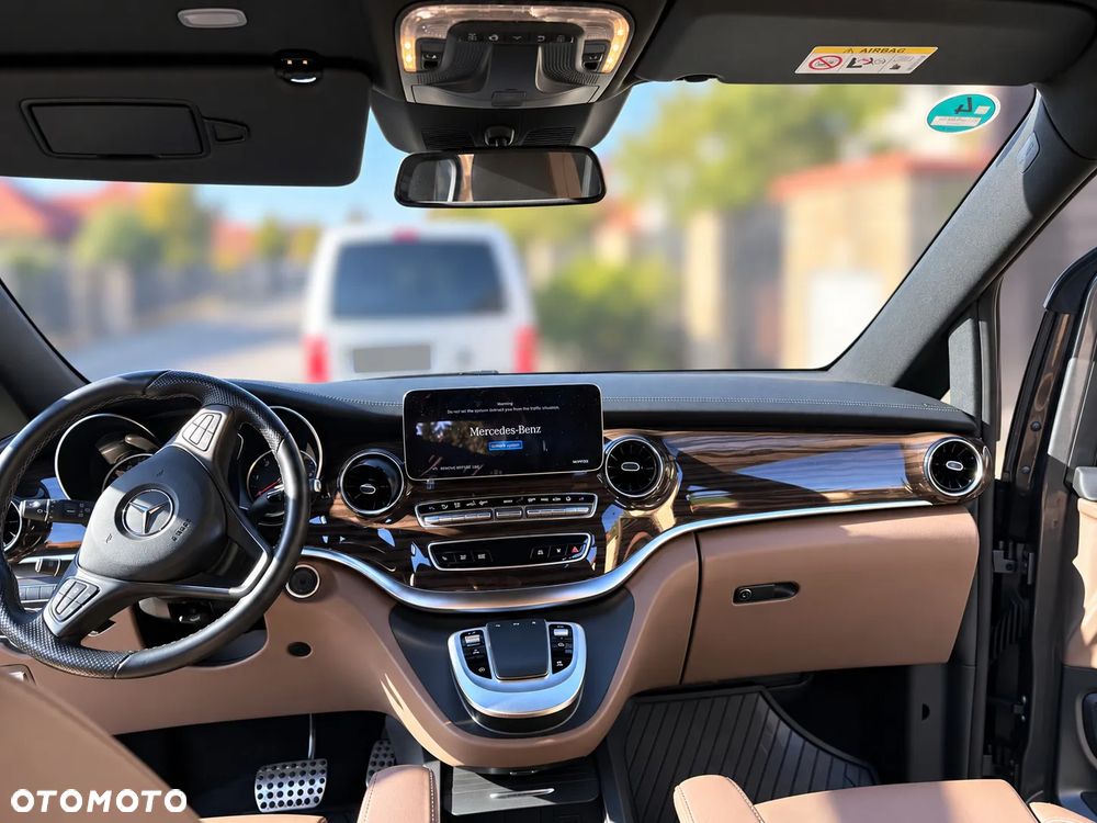 Mercedes-Benz V-Class 2022 photo 2