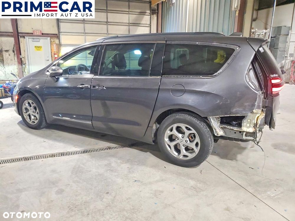 Chrysler Pacifica - 4