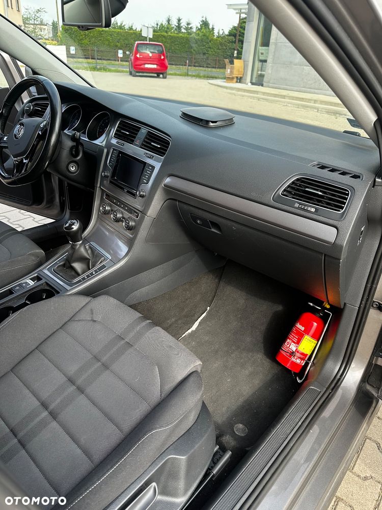 Volkswagen Golf - 8