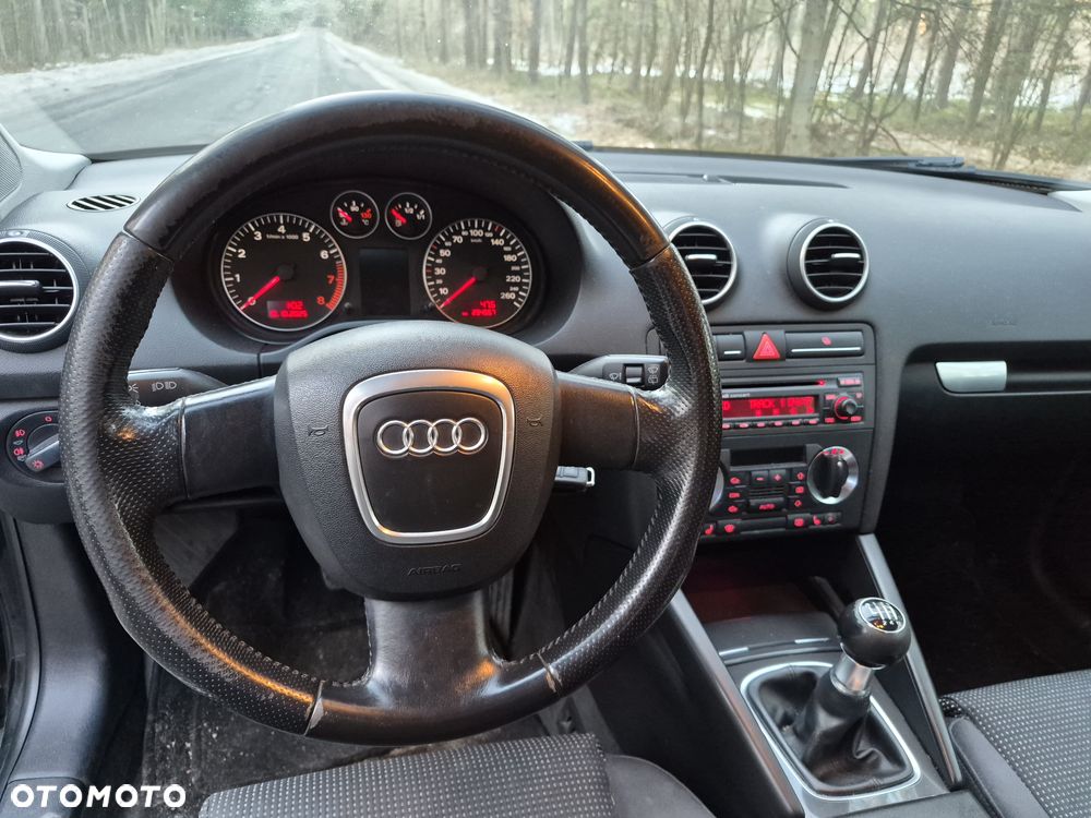 Audi A3 3-drzwiowe 2.0 FSI Ambiente - 10