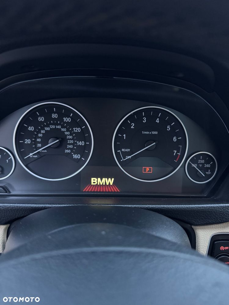 BMW Seria 3 328i xDrive - 37