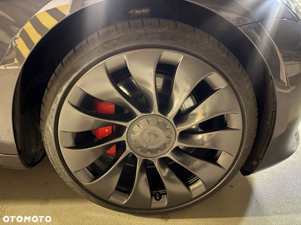 Tesla Model 3 - 31