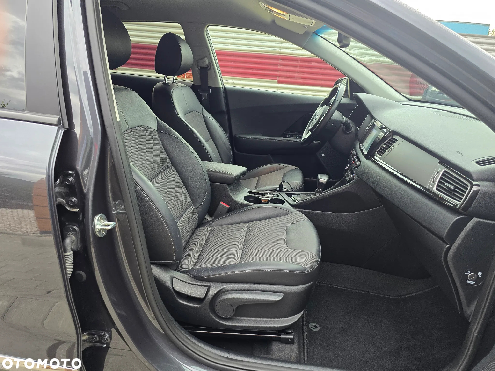 Kia Niro 1.6 GDI Plug-in Hybrid XL - 14