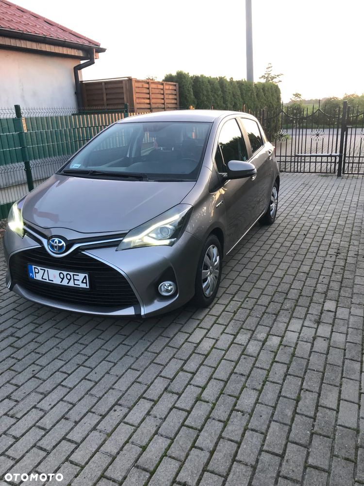 Toyota Yaris Hybrid 100 Selection Passion - 3