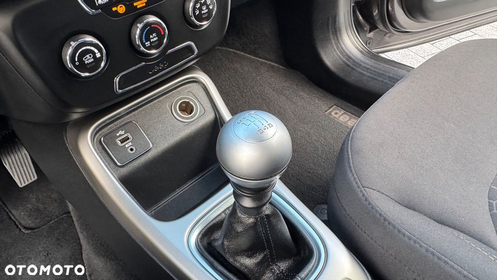 Jeep Compass 1.4 MultiAir Longitude - 32