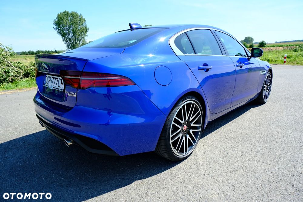Jaguar XE 25t Prestige - 22