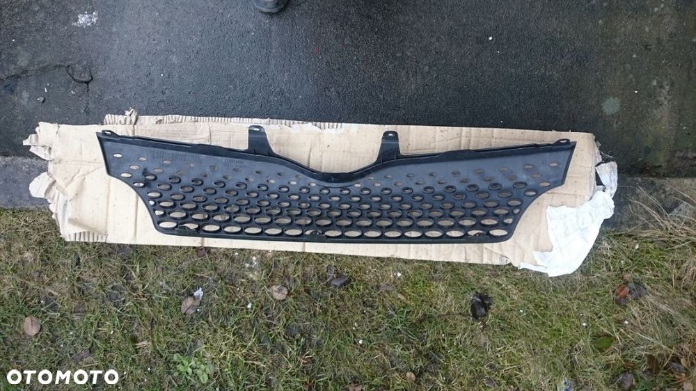 Toyota Yaris Verso 99-02 Atrapa Grill Oryginał - 2