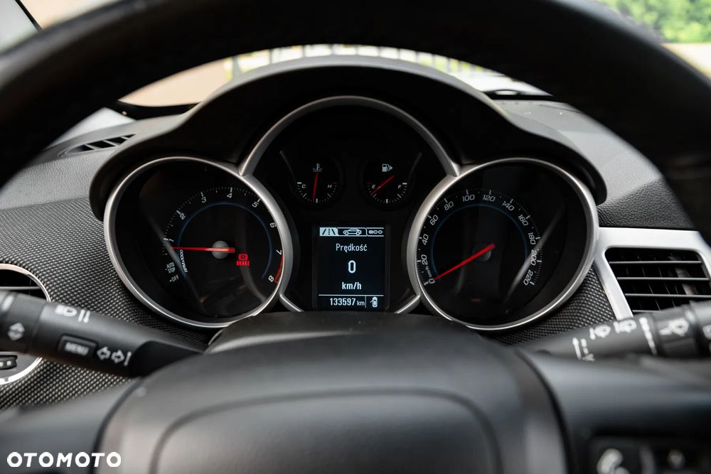 Chevrolet Cruze - 28