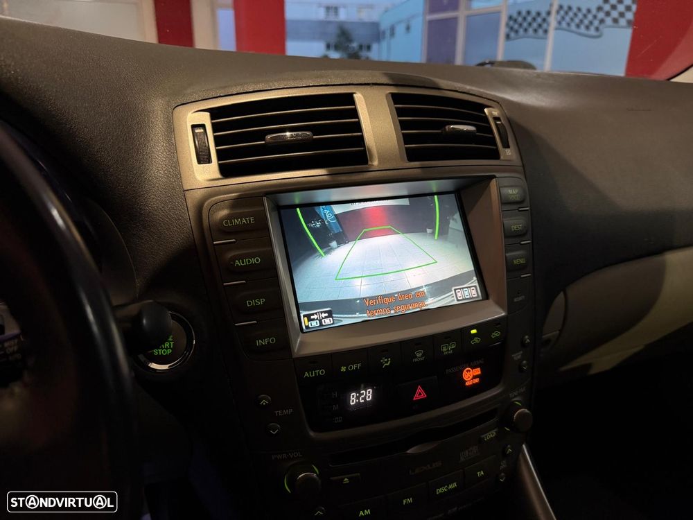 Lexus IS 220 d Luxury Line - 8