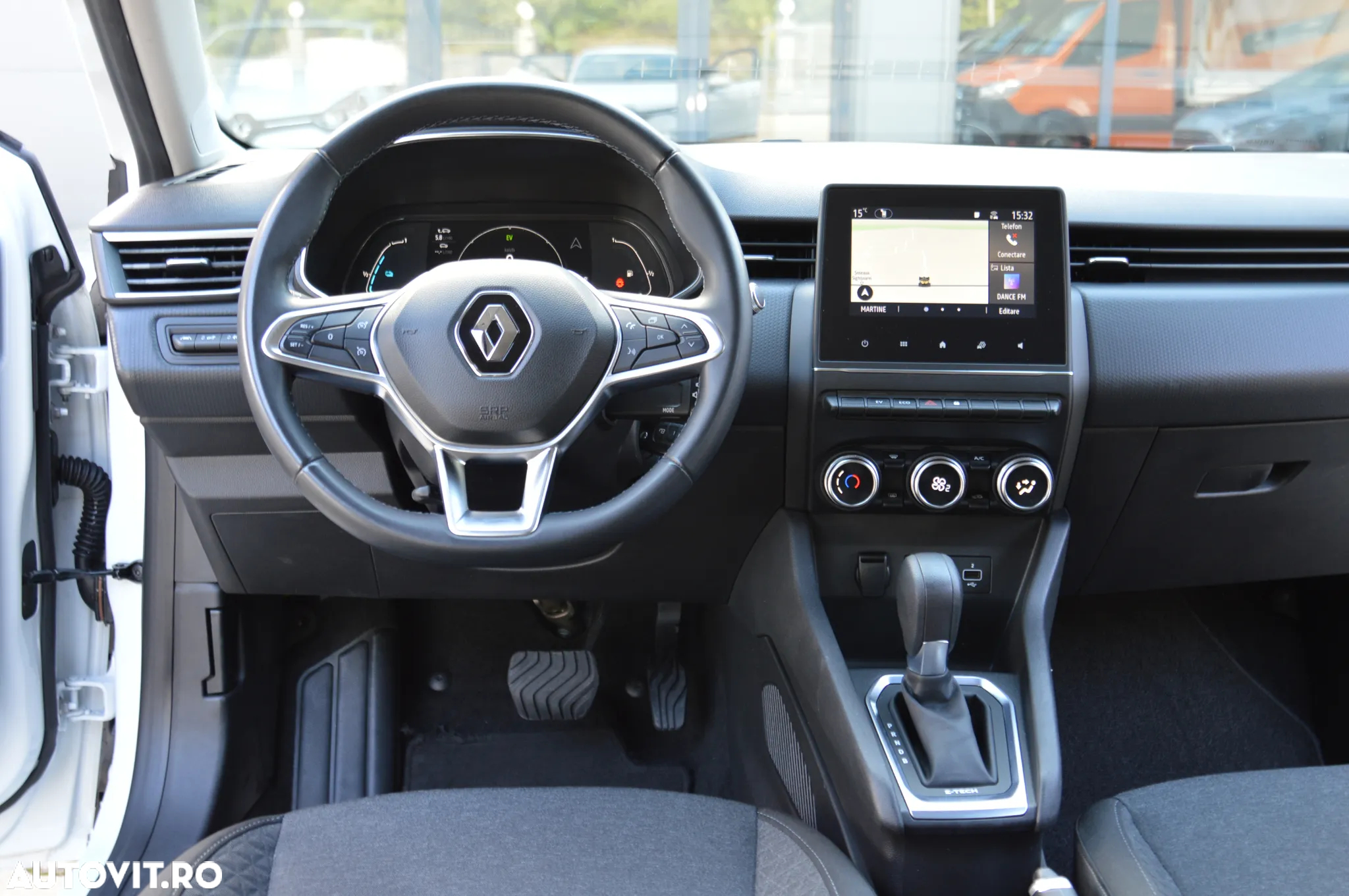 Renault Clio E-TECH Hybrid 140 BUSINESS EDITION - 19