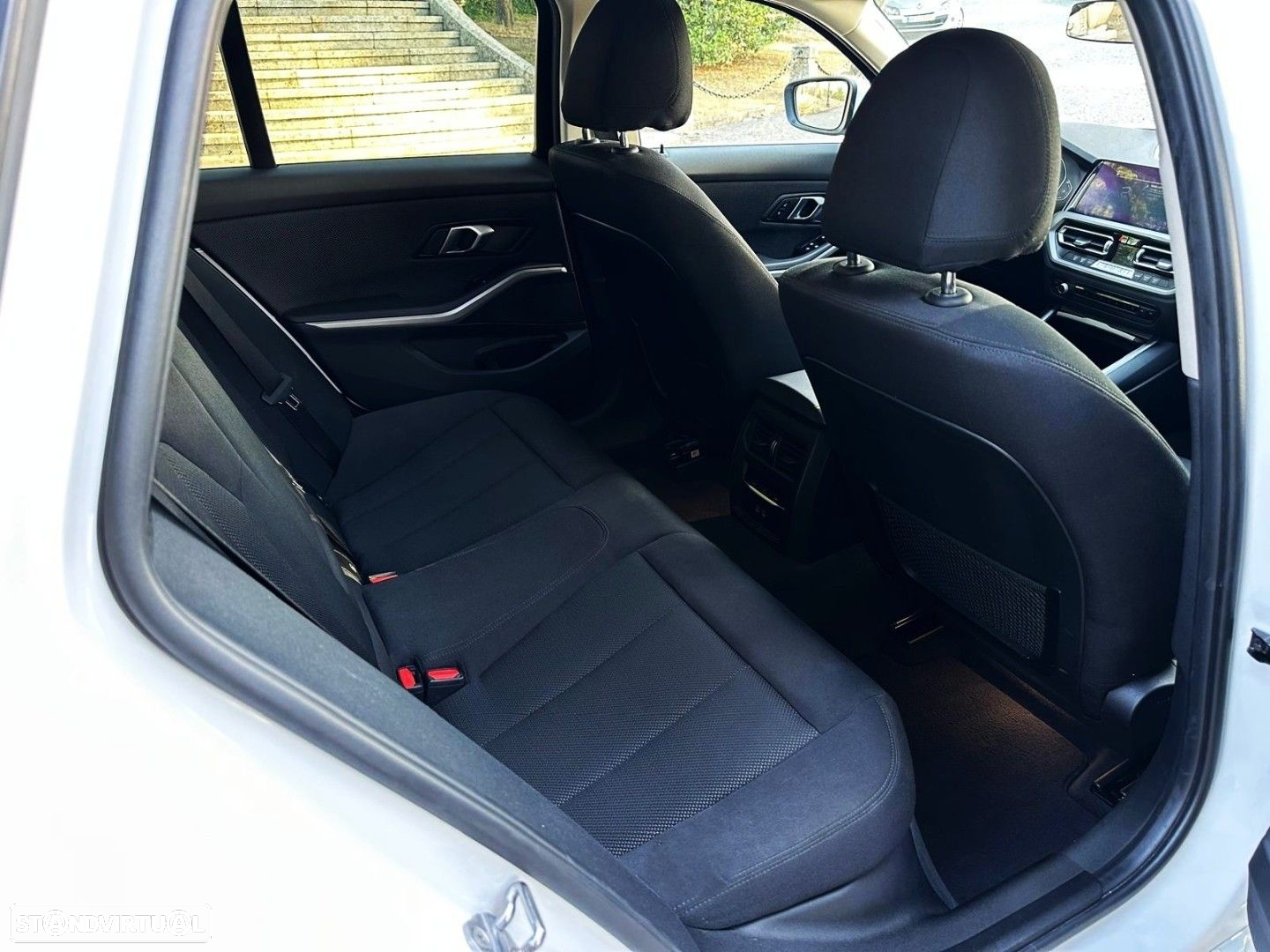 BMW 330 e Touring Corporate Edition Auto - 37