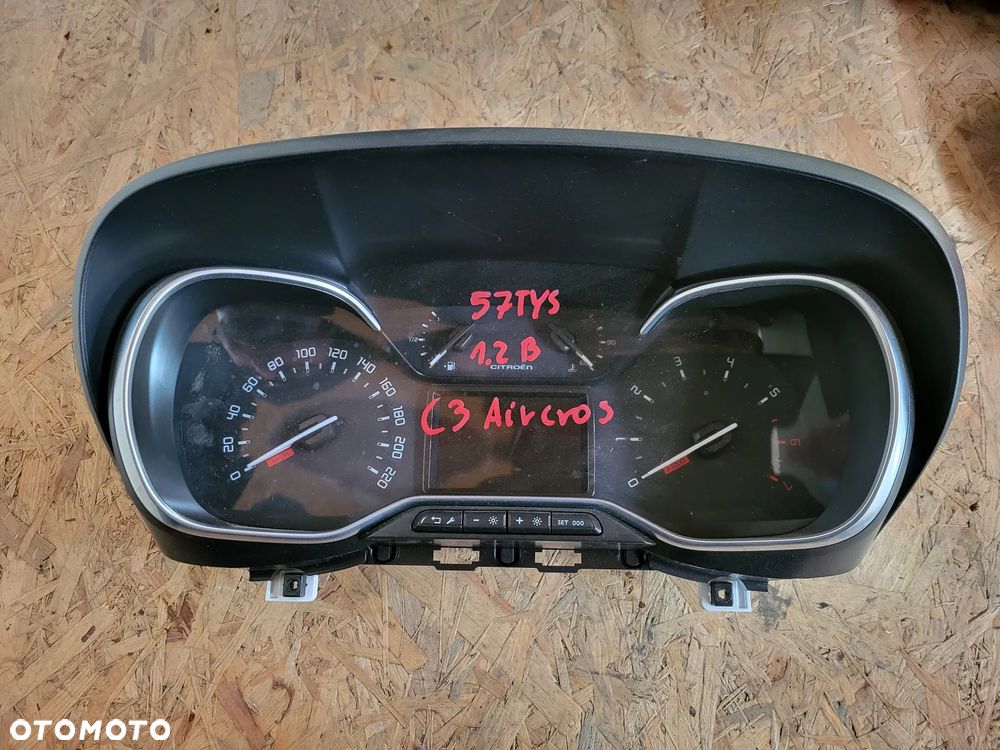 Licznik zegary Citroen C3 Aircross 1.2 B - 1