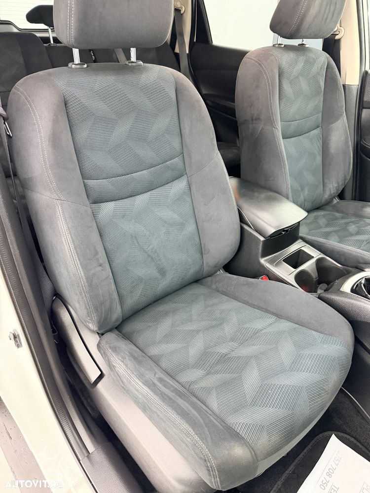 Nissan X-Trail 1.6 dCi N-Connecta - 17