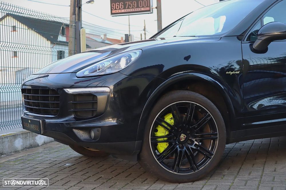 Porsche Cayenne S E-Hybrid - 4