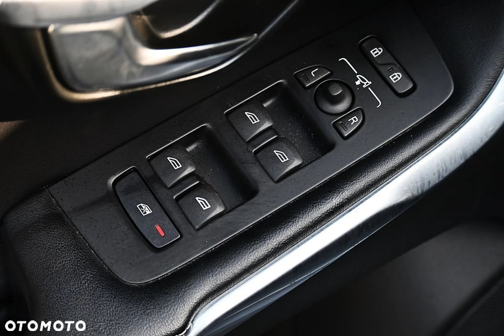 Volvo V40 D2 Geartronic RDesign - 32