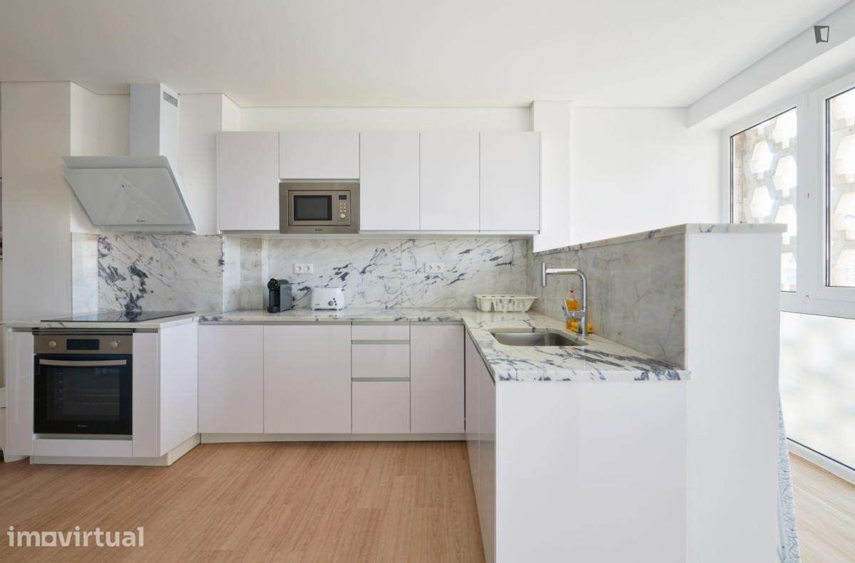 Quarto - localizado em Telheiras Lisbon - Grande imagem: 2/7