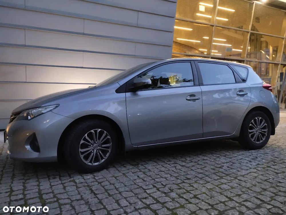Toyota Auris 1.33 VVT-i Life Comfort - 11