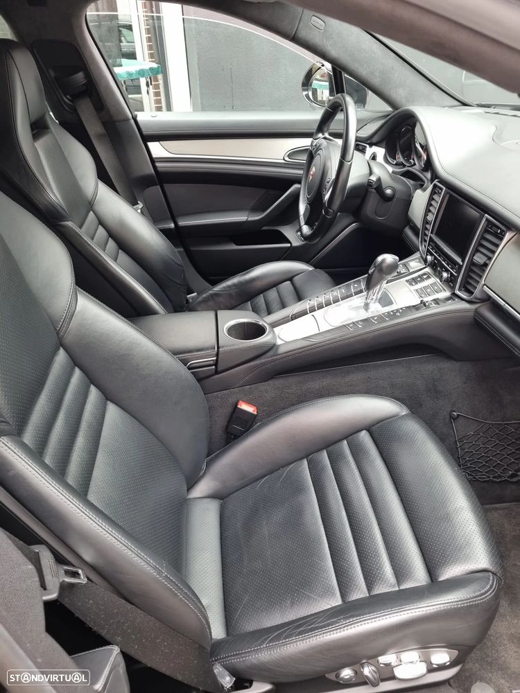 Porsche Panamera Turbo S PDK - 12