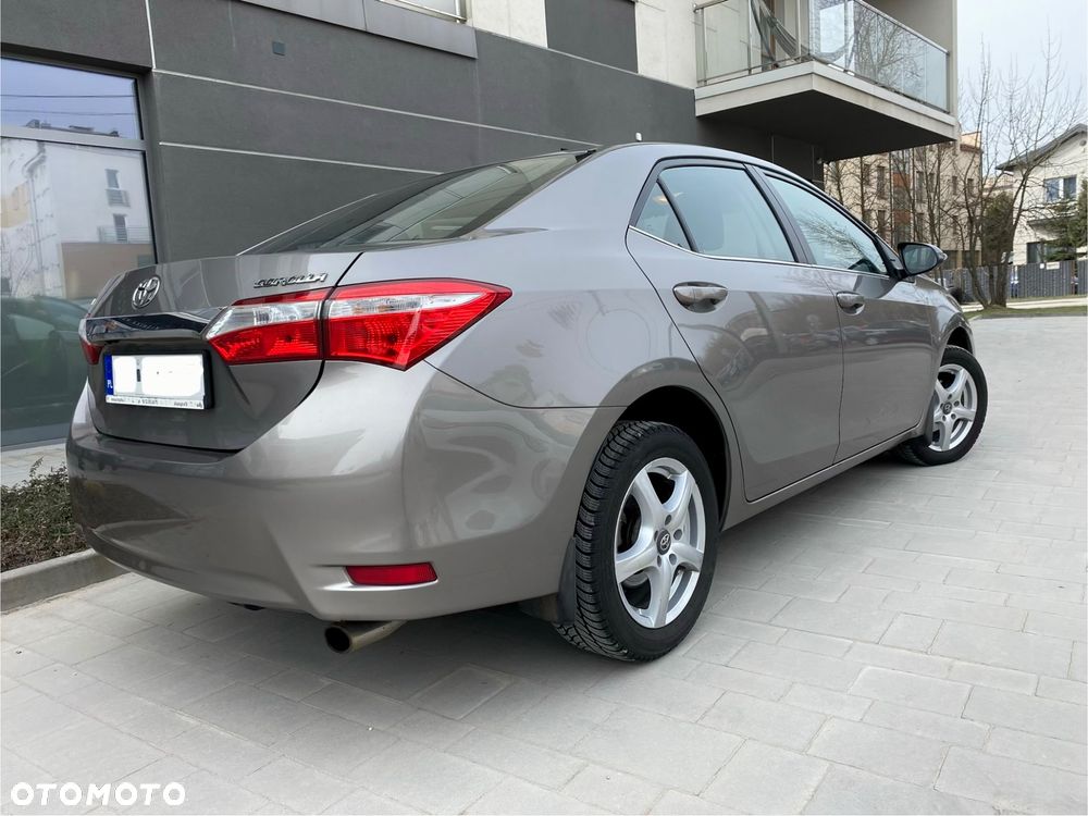 Toyota Corolla 1.6 Premium - 18