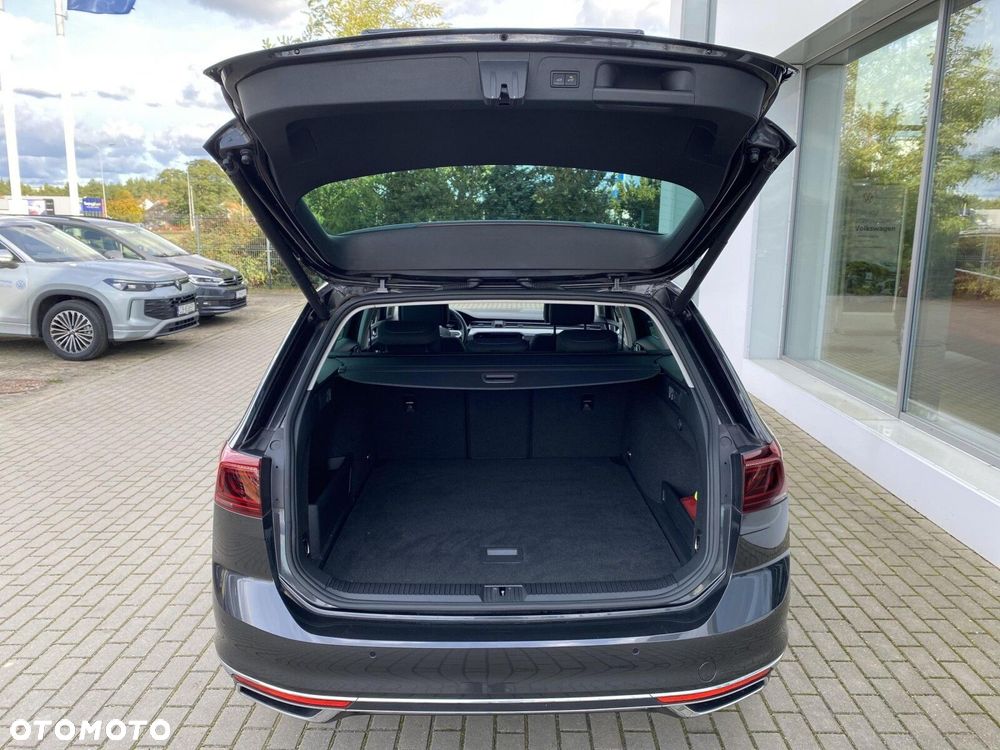 Volkswagen Passat - 37