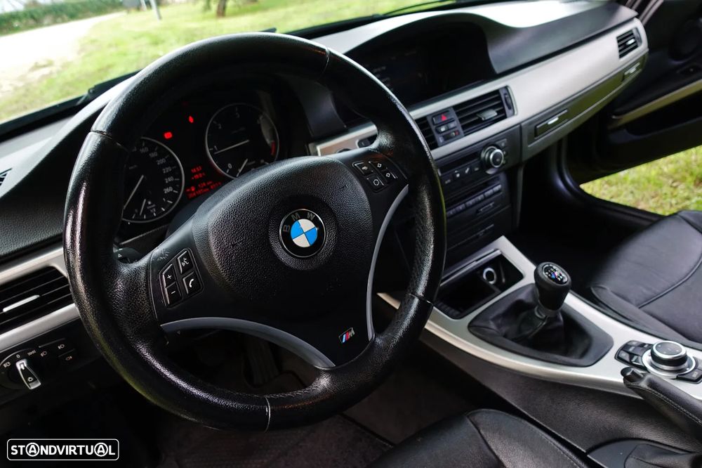 BMW 320 d Sport - 22