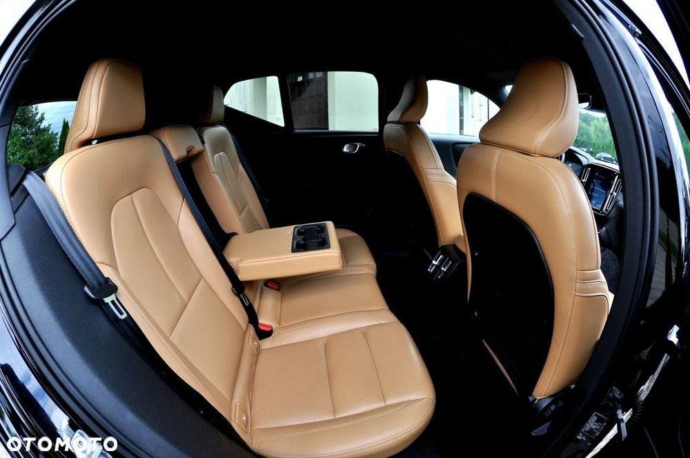 Volvo XC 40 D3 Momentum Pro - 24