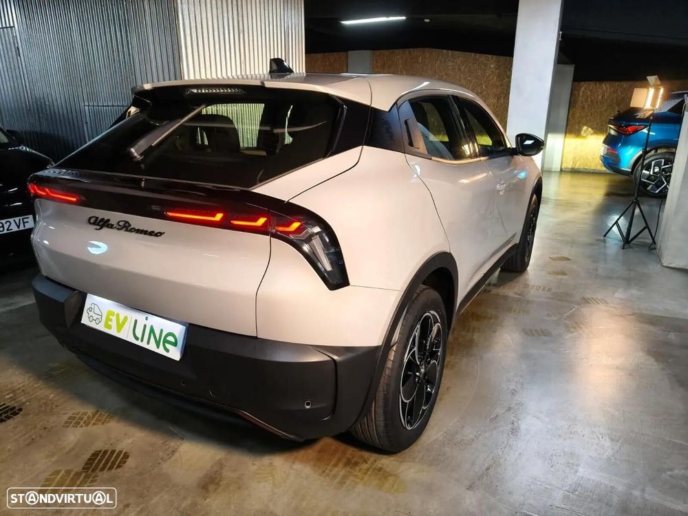Alfa Romeo Junior Elletrica 50 kWh - 11