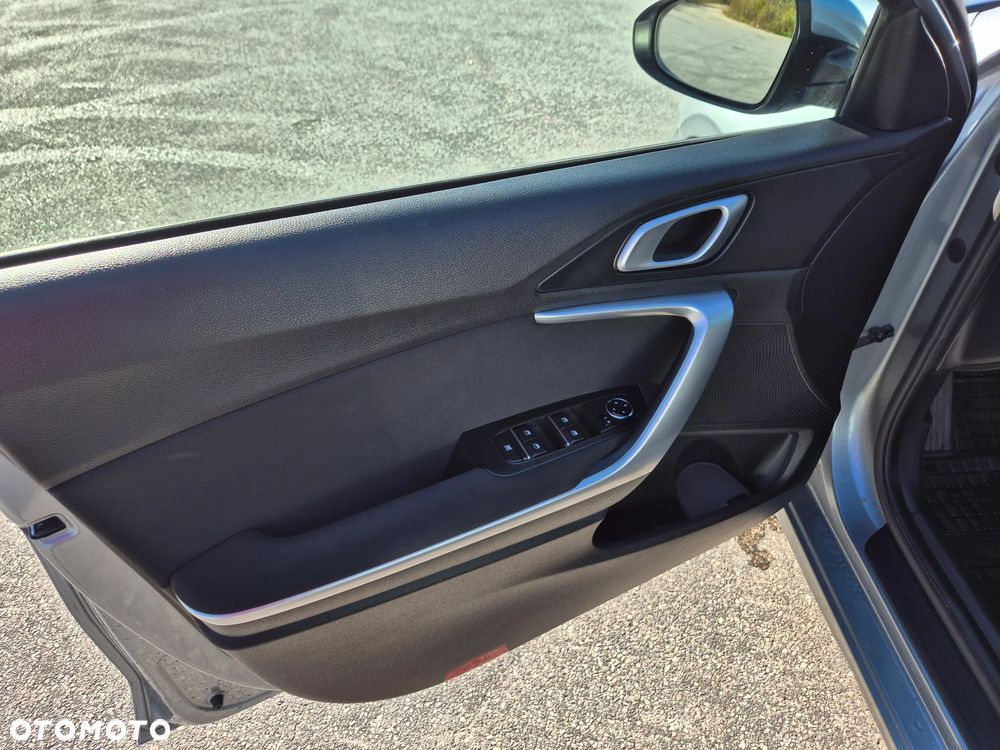 Kia Ceed 1.4 T-GDI M - 17