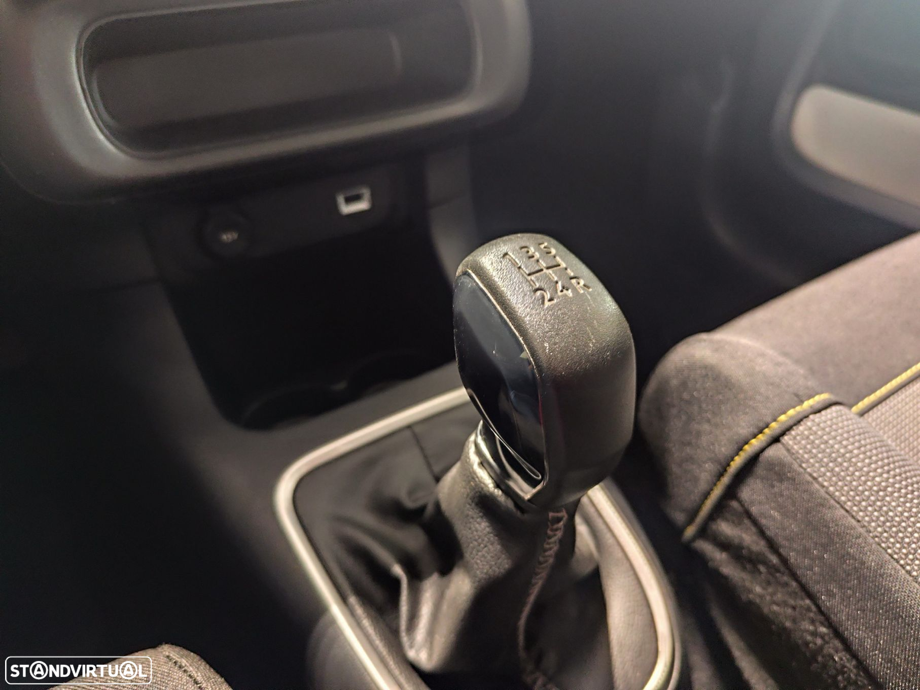 Citroën C3 1.2 PureTech Shine - 21