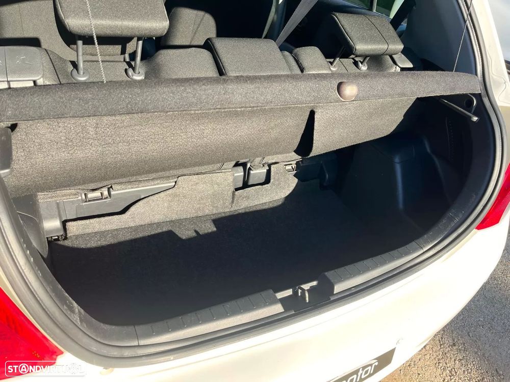 Toyota Yaris 1.4 D-4D Comfort+AC - 21