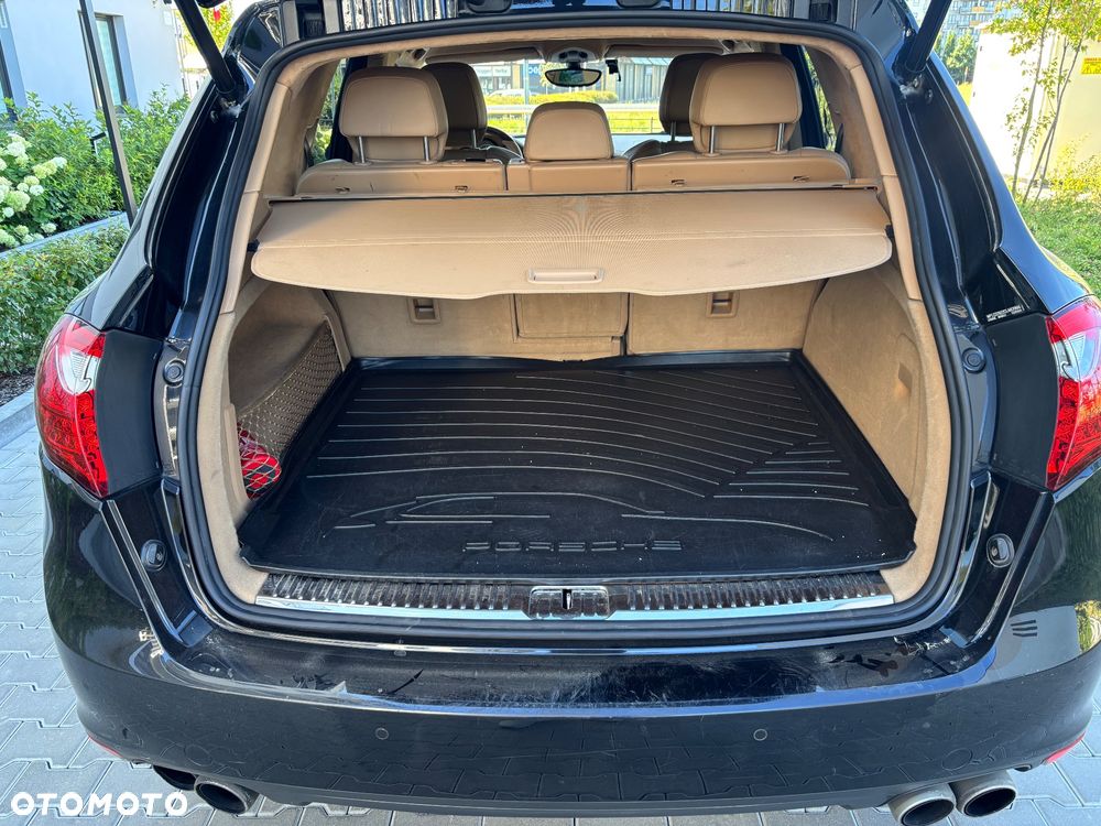 Porsche Cayenne - 27