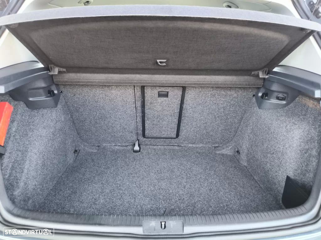 VW Golf 1.6 TDi Confortline DSG - 57