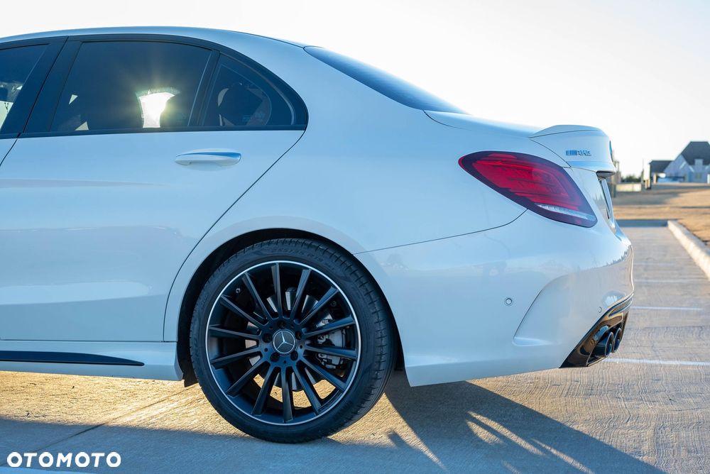 Mercedes-Benz Klasa C AMG 43 4Matic AMG TCT 9G - 16