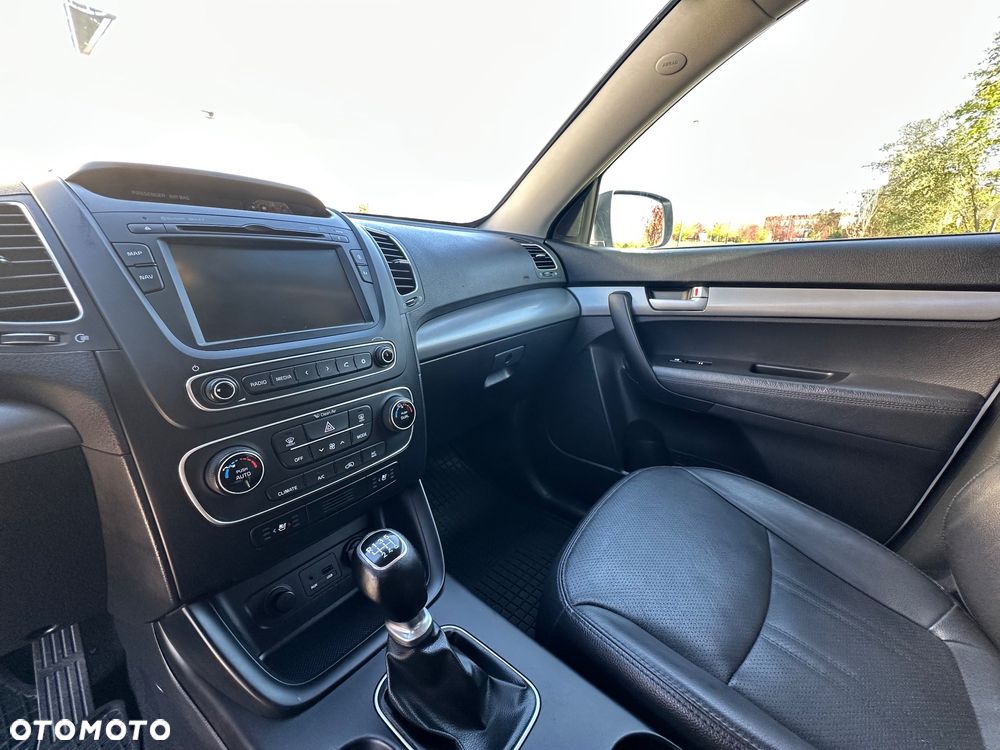 Kia Sorento 2.0 CRDi Voyage 2WD - 32