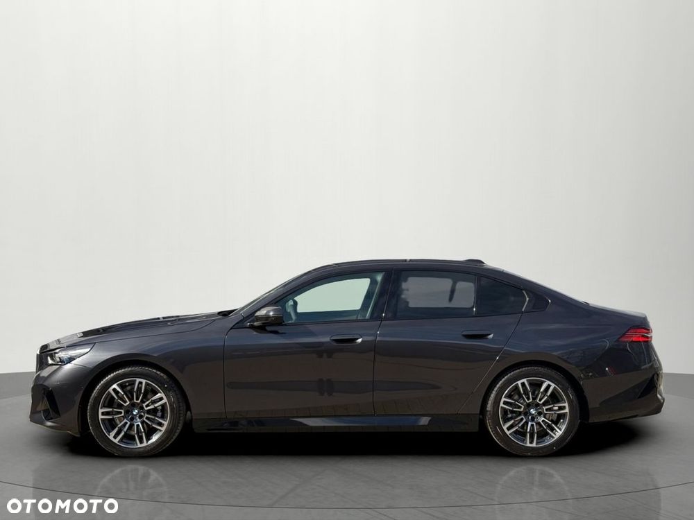 BMW Seria 5 520d xDrive mHEV M Sport - 3