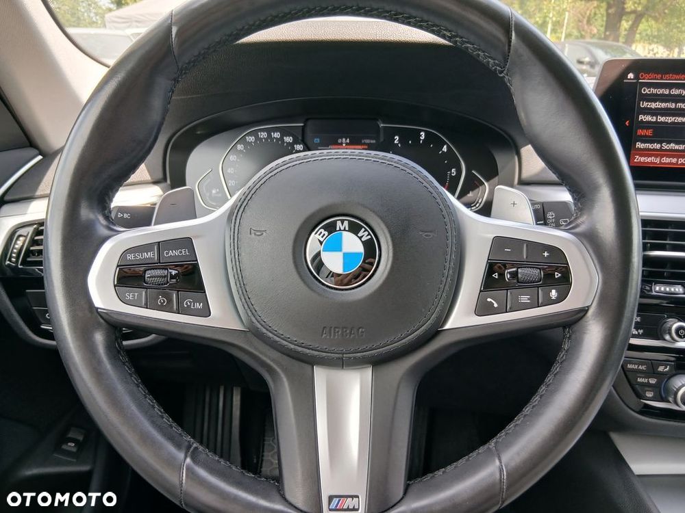 BMW Seria 5 518d - 19