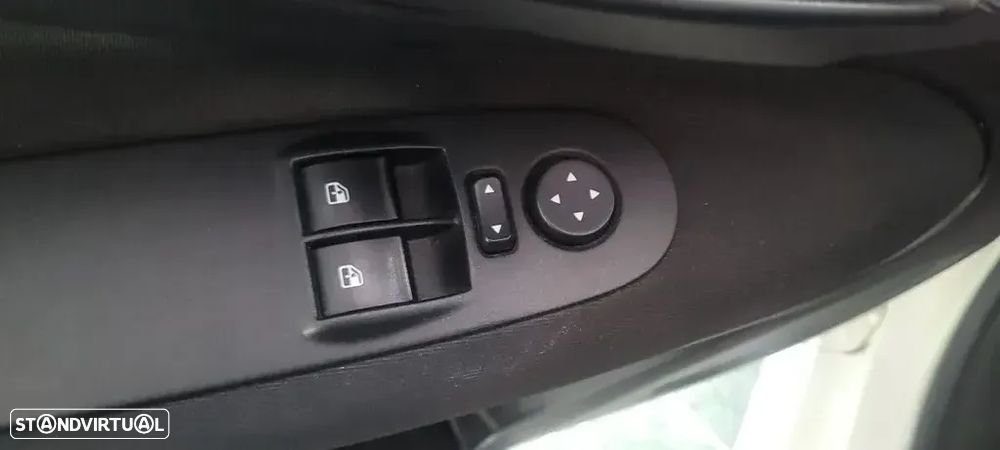 Fiat Punto 1.2 Young S&S - 16