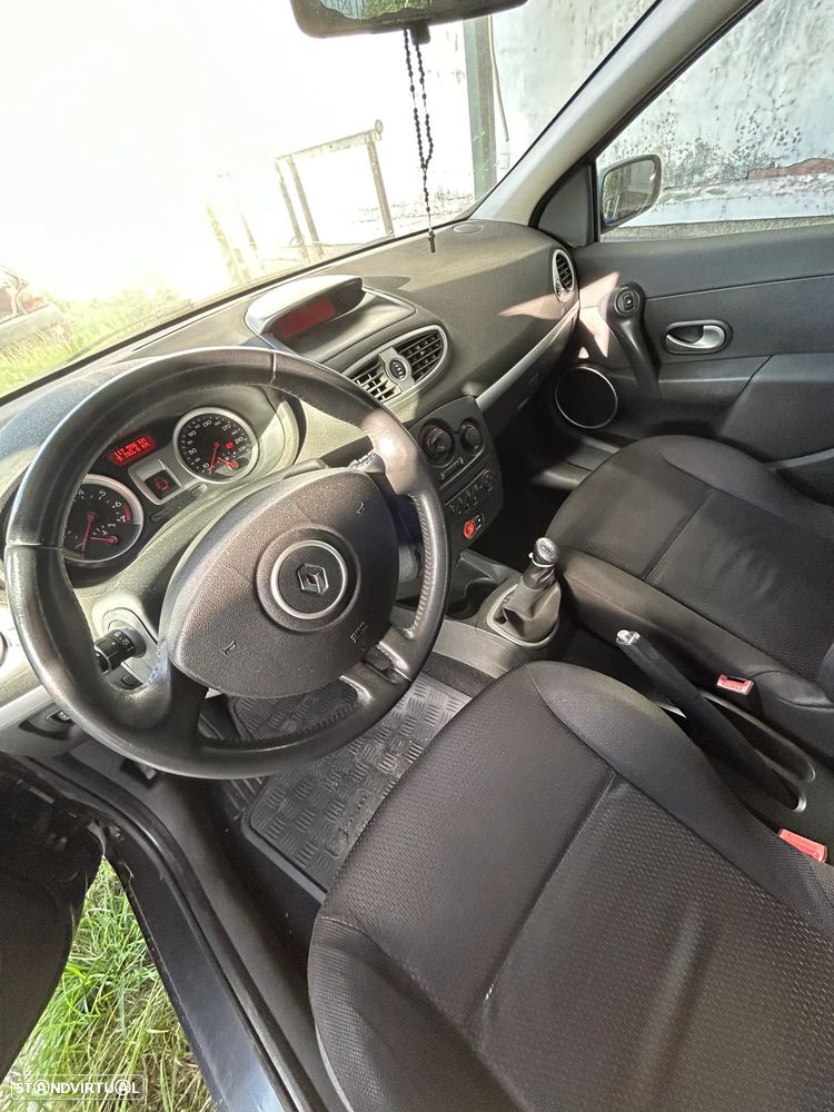 Renault Clio 1.2 16V Dynamique S - 8