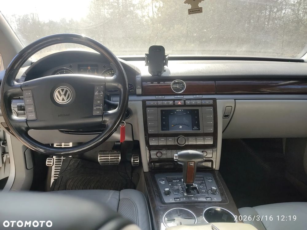Volkswagen Phaeton 4.2 V8 4MOTION Automatik (5 Sitzer) - 10