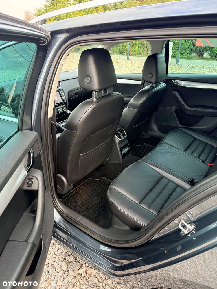 Skoda Octavia 2.0 TDI Green tec 4x4 Elegance - 8