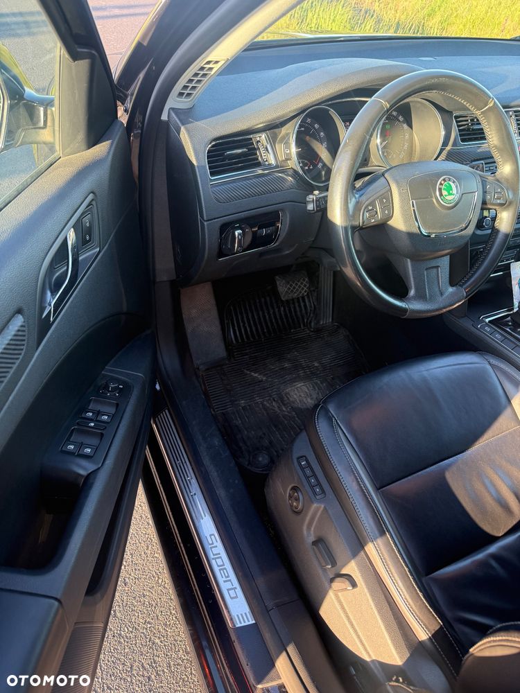 Skoda Superb 2.0 TDI DSG Exclusive - 14